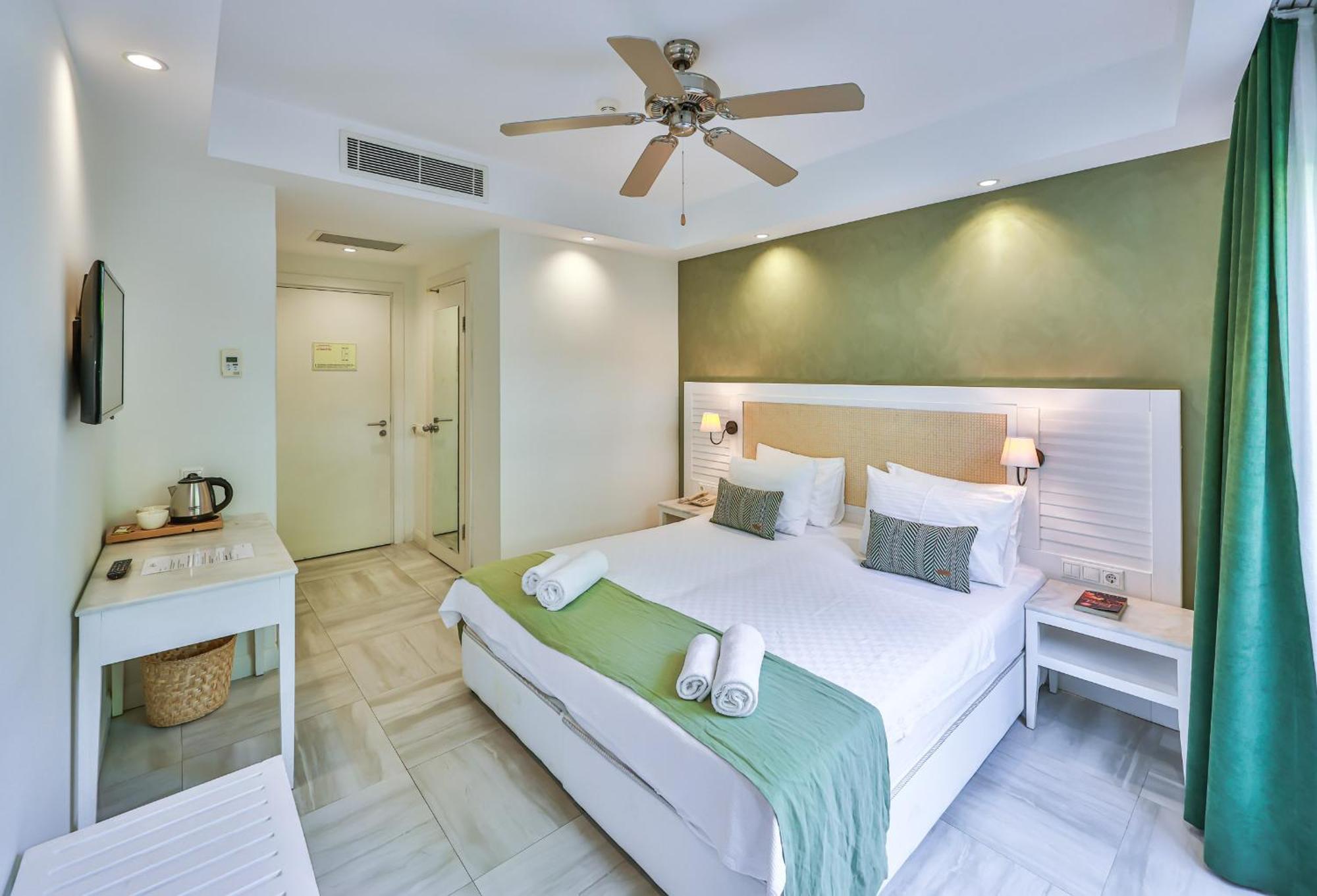Livia Hotel Kaş Buitenkant foto