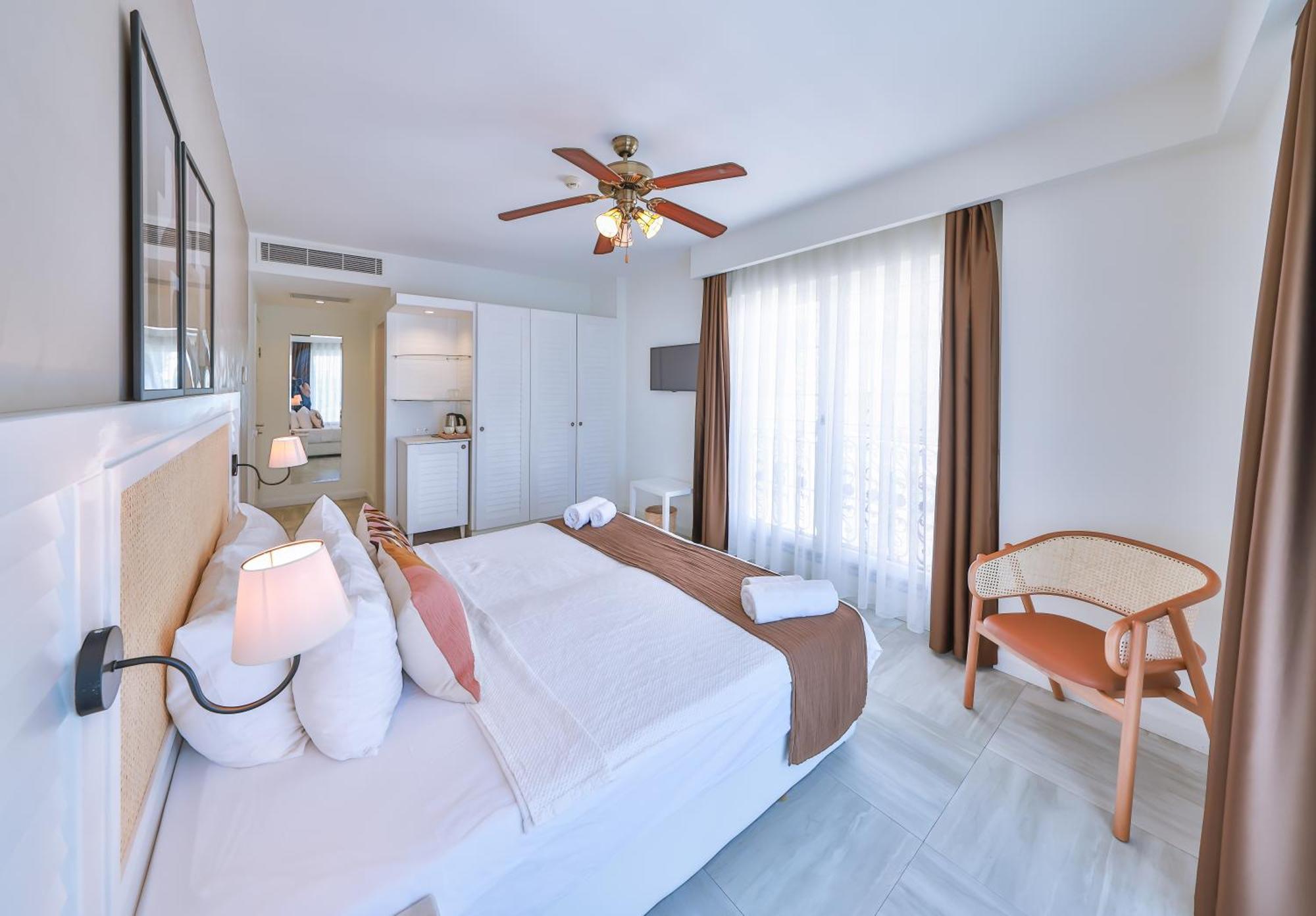 Livia Hotel Kaş Buitenkant foto